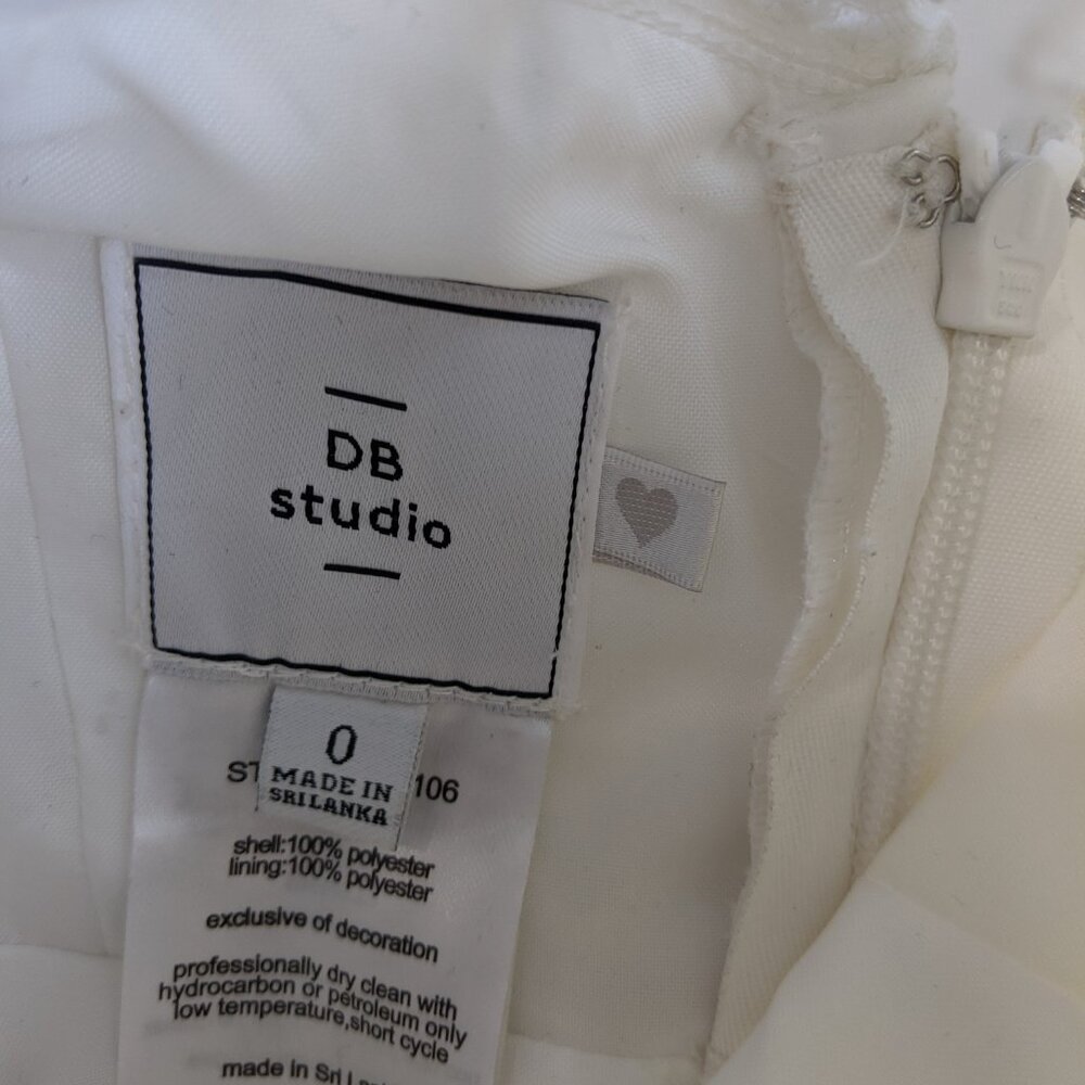 Wedding Dress Size 0 - Picture 2 of 5
